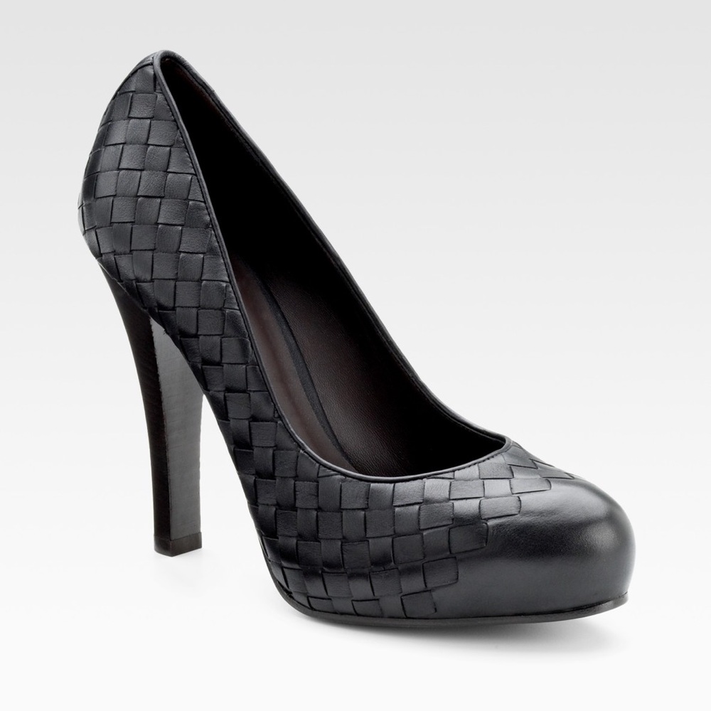 Bottega Veneta Round Toe Leather Pump Heels - Picture 2 of 8